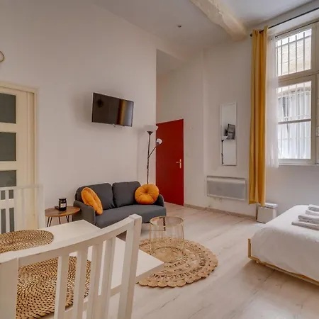 Charming Hypercentre Apartmán