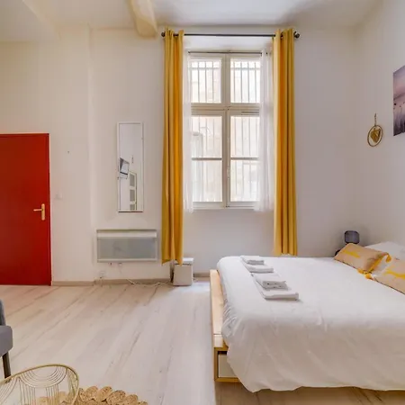 Apartmán Charming Hypercentre *