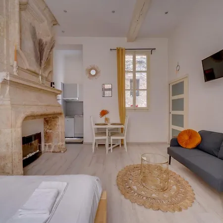 Apartmán Charming Hypercentre *